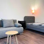 Duesseldorf Messe And Airport, 2-bedroom With Kitchen And Garden アパート *