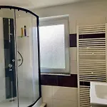 Duesseldorf Messe And Airport, 2-bedroom With Kitchen And Garden شقة