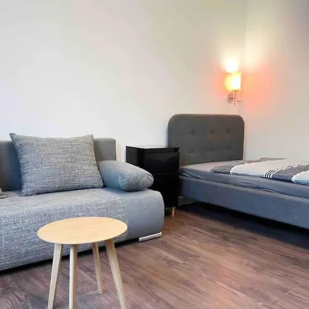 Duesseldorf Messe And Airport, 2-bedroom With Kitchen And Garden דירה *