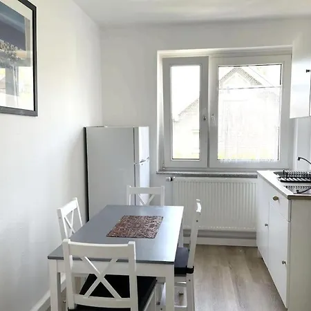 アパート Duesseldorf Messe And Airport, 2-bedroom With Kitchen And Garden