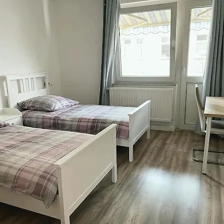 Duesseldorf Messe And Airport, 2-bedroom With Kitchen And Garden