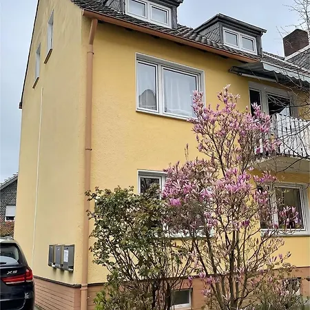 Duesseldorf Messe And Airport, 2-bedroom With Kitchen And Garden ドゥイスブルグ