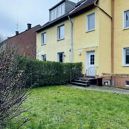 Duesseldorf Messe And Airport, 2-bedroom With Kitchen And Garden Apartment