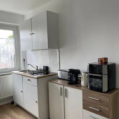 Duesseldorf Messe And Airport, 2-bedroom With Kitchen And Garden アパート ドゥイスブルグ