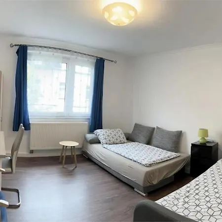 Duesseldorf Messe And Airport, 2-bedroom With Kitchen And Garden Lejlighed *