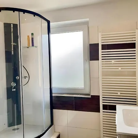Duesseldorf Messe And Airport, 2-bedroom With Kitchen And Garden Apartmán