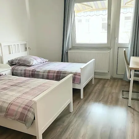 Apartmán Duesseldorf Messe And Airport, 2-bedroom With Kitchen And Garden