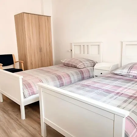 Duesseldorf Messe And Airport, 2-bedroom With Kitchen And Garden Duisburg
