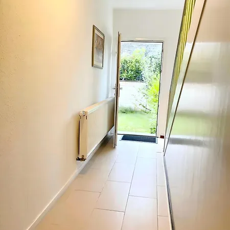 Apartmán Duesseldorf Messe And Airport, 2-bedroom With Kitchen And Garden *