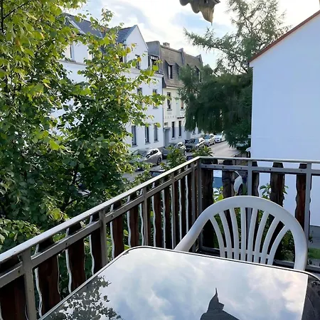 Duesseldorf Messe And Airport, 2-bedroom With Kitchen And Garden Duisburg
