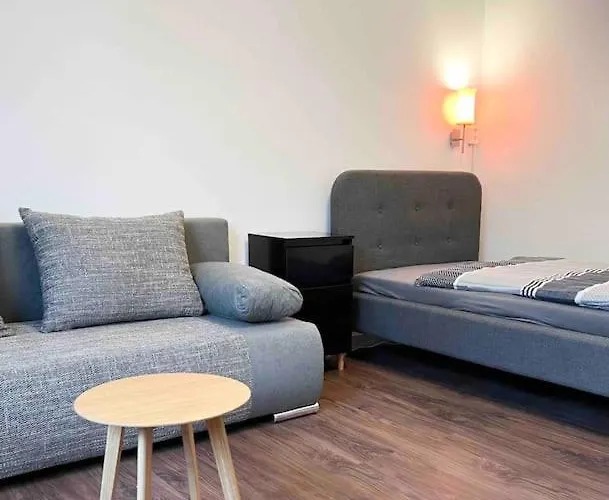 Duesseldorf Messe And Airport, 2-bedroom With Kitchen And Garden Lejlighed *
