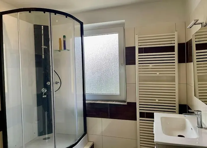 Duesseldorf Messe And Airport, 2-bedroom With Kitchen And Garden Lejlighed