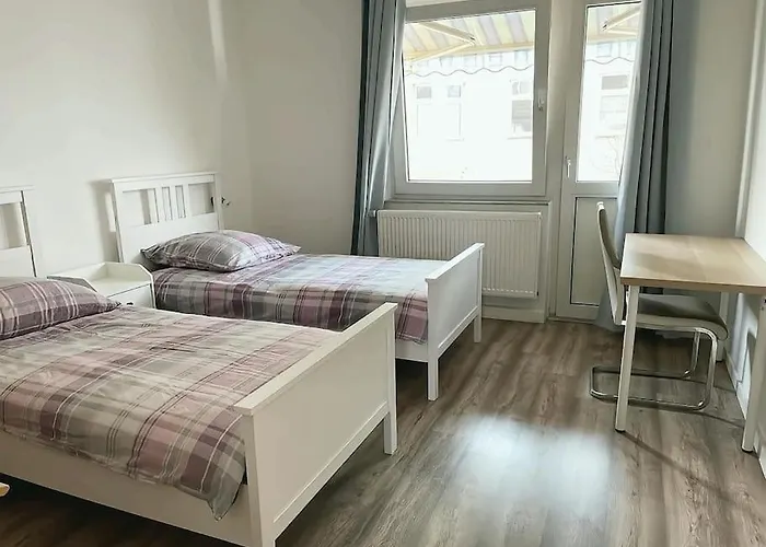 Duesseldorf Messe And Airport, 2-bedroom With Kitchen And Garden